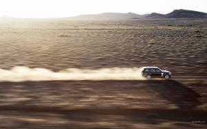 Range Rover SUV Desert Motion Blur HD wallpaper thumb