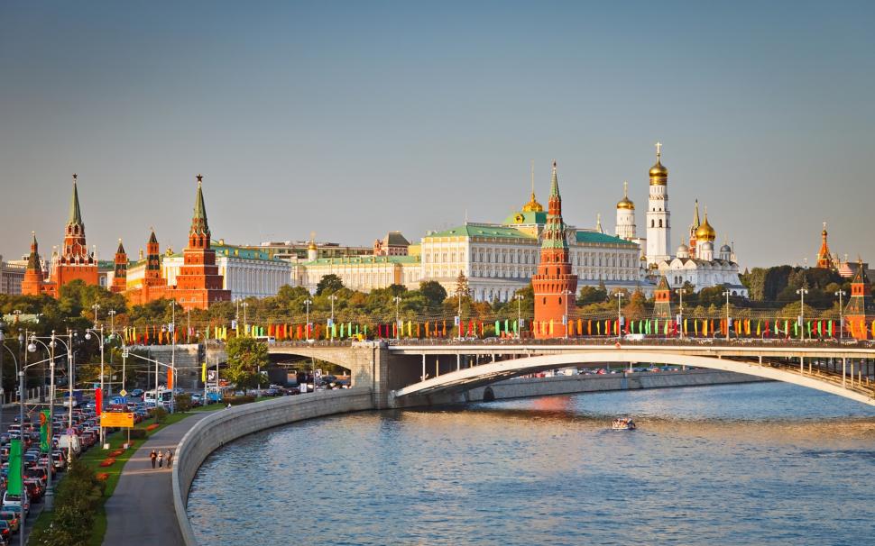Moscow, Kremlin, bridge, city street wallpaper,Moscow HD wallpaper,Kremlin HD wallpaper,Bridge HD wallpaper,City HD wallpaper,Street HD wallpaper,1920x1200 wallpaper