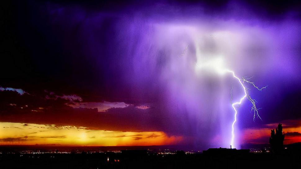 Lightening In The Desert wallpaper,storm HD wallpaper,colorful HD wallpaper,forces of nature HD wallpaper,desert HD wallpaper,lightening HD wallpaper,sunset HD wallpaper,clouds HD wallpaper,3d & abstract HD wallpaper,1920x1080 wallpaper