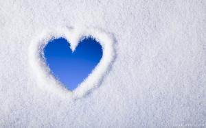 Snow Heart wallpaper thumb