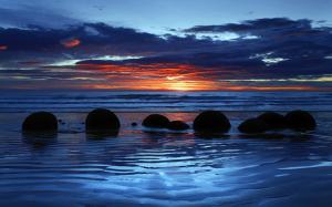 Moeraki Boulders, Koekohe Beach, Otago, New Zealand, sunset, clouds wallpaper thumb