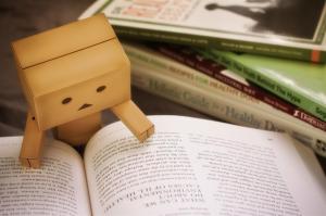 danbo, cardboard robot, book, reading wallpaper thumb