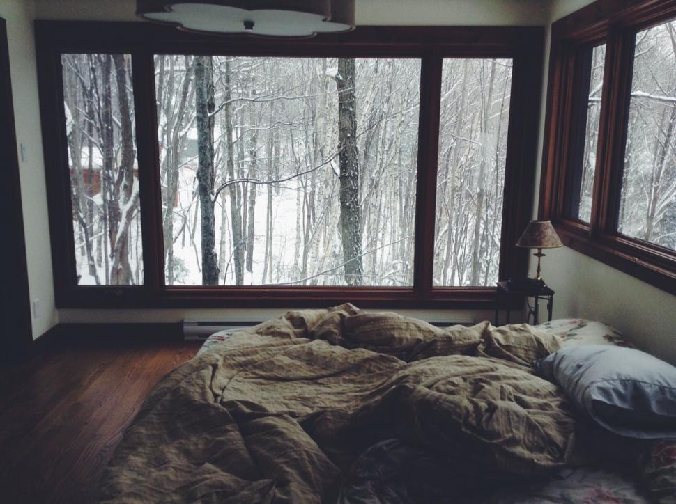 Snow, Trees, Room, Bed, Pillow, Winter wallpaper,snow wallpaper,trees wallpaper,room wallpaper,bed wallpaper,pillow wallpaper,winter wallpaper,1280x956 wallpaper,1280x956 wallpaper
