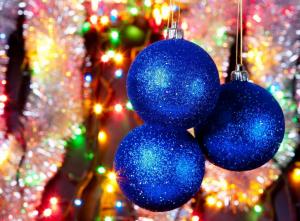 christmas decorations, tinsel, garlands, attributes, holiday, new year wallpaper thumb