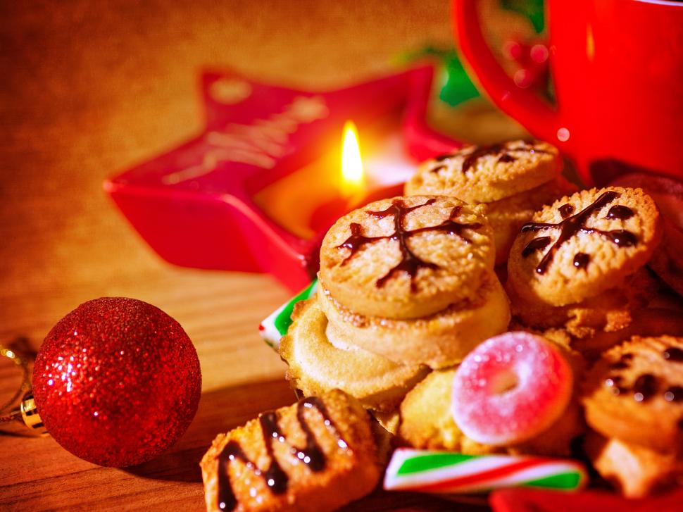 Cookies, sweets, lights, Christmas, New Year wallpaper,Cookies HD wallpaper,Sweets HD wallpaper,Lights HD wallpaper,Christmas HD wallpaper,New HD wallpaper,Year HD wallpaper,2560x1920 wallpaper