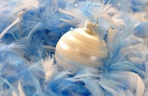 christmas decorations, ball, feathers, blue, close-up wallpaper thumb