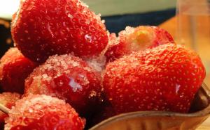 Sweet Sugar Strawberries wallpaper thumb