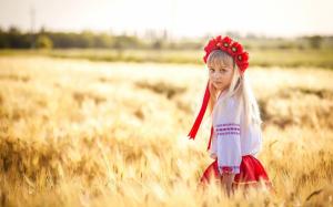 Ukraine, cute little girl, wheat field wallpaper thumb