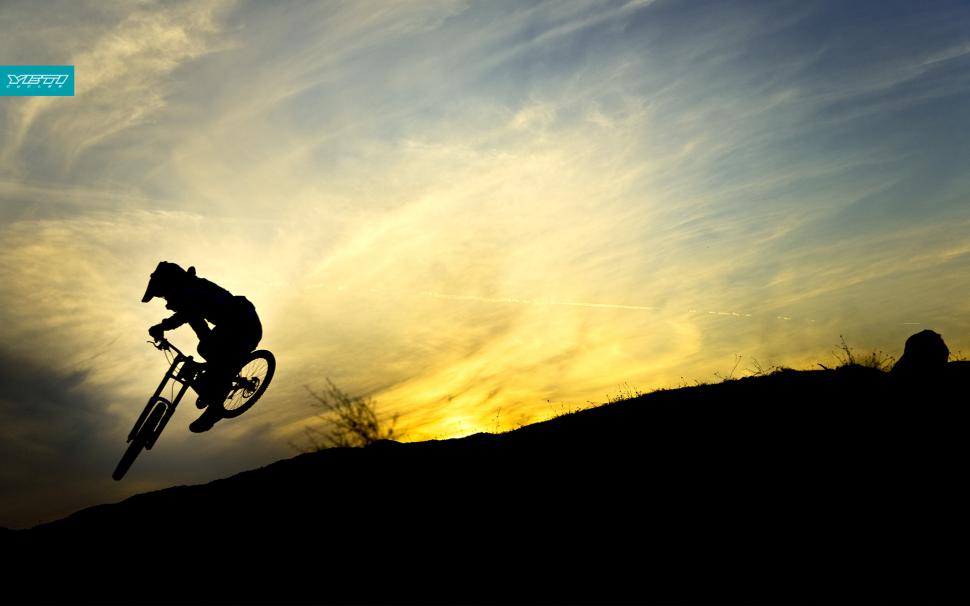 Downhill Play At Sunset  Pictures wallpaper,bike HD wallpaper,down hill HD wallpaper,downhill HD wallpaper,extreme HD wallpaper,outdoor HD wallpaper,sport HD wallpaper,1920x1200 wallpaper