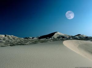 Moon Rising Desert wallpaper thumb