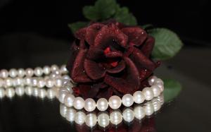 Pearls wallpaper thumb