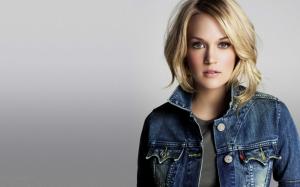 Cool Carrie Underwood in Blue Jacket wallpaper thumb
