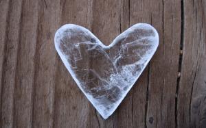 Heart Ice Wood HD wallpaper thumb