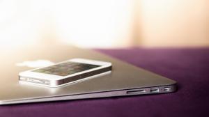 Apple iPhone 4s and Macbook Air wallpaper thumb
