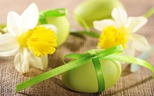 Easter eggs, flowers, daffodils wallpaper thumb