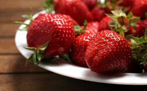 Strawberries wallpaper thumb