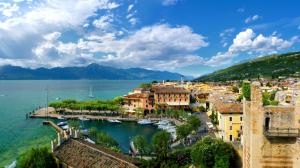 Italy, Torri del Benaco, Veneto, city, house, sea, boats, blue sky wallpaper thumb