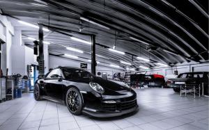 Porsche 911 GT2 Car Garage wallpaper thumb