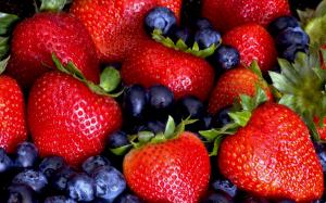 Strawberries and blueberries wallpaper thumb