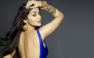 Actress Shriya Saran HD wallpaper thumb