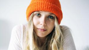 Elizabeth Olsen Wearing Orange Cap HD wallpaper thumb