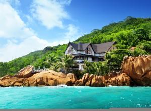 Hotel on Island Seychelles wallpaper thumb