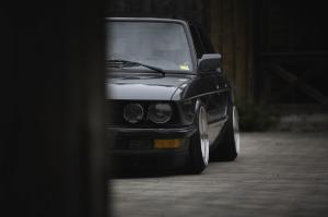 BMW E28, Low, Famous Brand wallpaper thumb