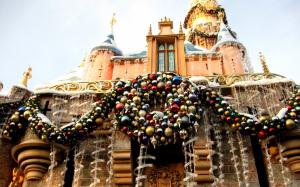 Castle New Year decorations wallpaper thumb