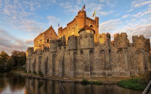 Belgium castle moat wallpaper thumb