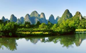 Guilin, Yangshuo landscape, China, mountains, river, water reflection wallpaper thumb