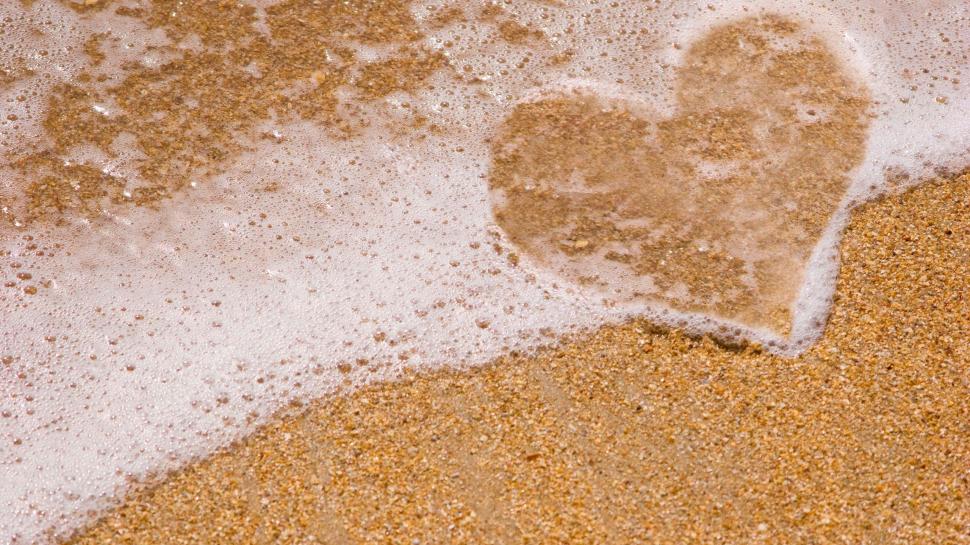 I Love The Beach wallpaper,heart HD wallpaper,photography HD wallpaper,ocean HD wallpaper,love HD wallpaper,sand HD wallpaper,nature & landscapes HD wallpaper,2560x1440 wallpaper