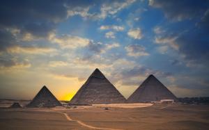 Egypt Pyramids HD wallpaper thumb