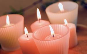 Warm candle light red wallpaper thumb