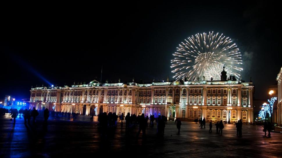 Fireworks Over Winter Palace In St. Petersburg wallpaper,fireworks HD wallpaper,people HD wallpaper,square HD wallpaper,palace HD wallpaper,lights HD wallpaper,nature & landscapes HD wallpaper,1920x1080 wallpaper