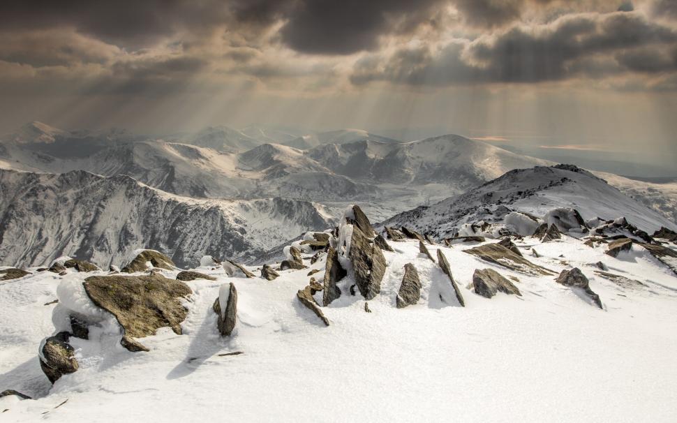 Sun Rays Above The Snowy Mountains wallpaper,Scenery HD wallpaper,1920x1200 wallpaper