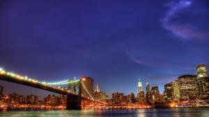 Brooklyn Bridge Into Manhattan At Night wallpaper thumb