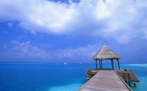 Blue Sky Beach HD wallpaper thumb