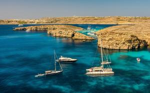 Malta scenery, sea, rocks, yachts wallpaper thumb