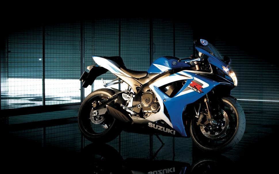 Suzuki GSX R750 Bike HD wallpaper,bikes HD wallpaper,motorcycles HD wallpaper,bikes & motorcycles HD wallpaper,bike HD wallpaper,suzuki HD wallpaper,gsx HD wallpaper,r750 HD wallpaper,1920x1200 wallpaper