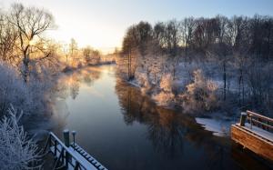 Morning scenery, Sweden, river, winter, snow wallpaper thumb