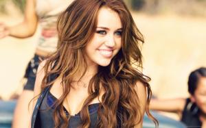 Miley Cyrus Gorgeous Photo 10 wallpaper thumb
