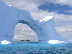 Antarctic Sailing wallpaper thumb
