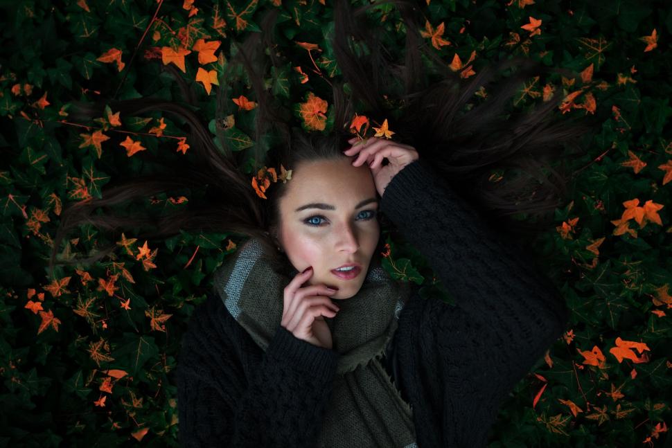Women, Leaves, Nature, Blue Eyes, Lying Down, Scarf wallpaper,women HD wallpaper,leaves HD wallpaper,nature HD wallpaper,blue eyes HD wallpaper,lying down HD wallpaper,scarf HD wallpaper,2048x1367 wallpaper