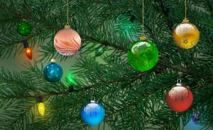 tree, christmas decorations, garland, holiday, christmas, new year wallpaper thumb