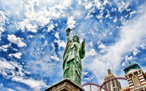 The Statue of Liberty wallpaper thumb