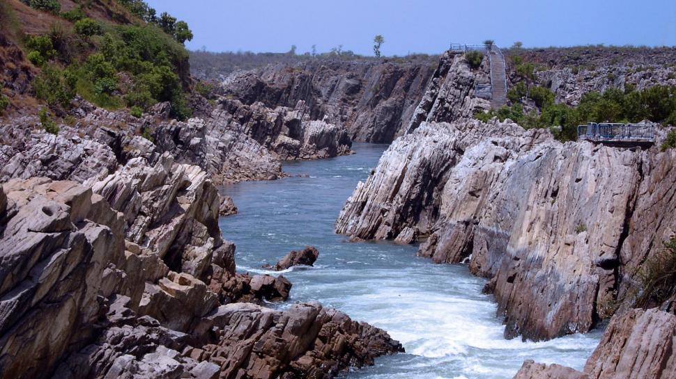 River Narmada In India wallpaper,cliffs HD wallpaper,river HD wallpaper,gorge HD wallpaper,flowing HD wallpaper,nature & landscapes HD wallpaper,1920x1080 wallpaper