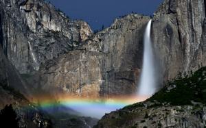 The Yosemite Falls Moonbow wallpaper thumb