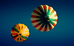 Colorful hot ballons in blue sky wallpaper thumb