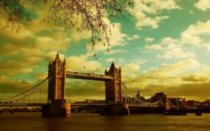 London Tower Bridge wallpaper thumb