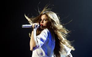 Selena Gomez Performing wallpaper thumb